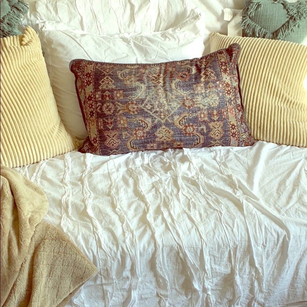 Loloi magnolia  lumbar pillow